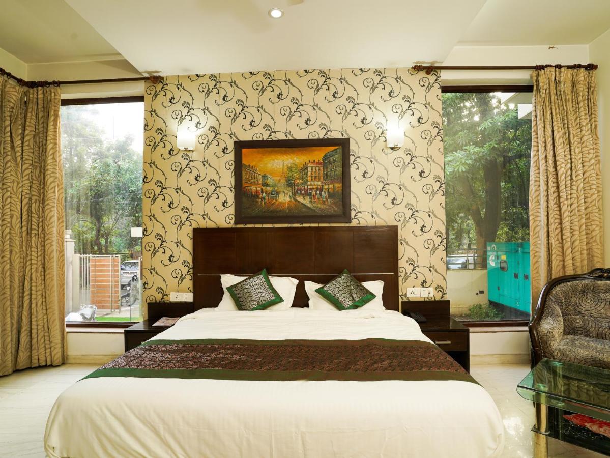 Lime Tree Hotel Sushant Lok Gurgaon Sector 29 Next To Iffco Chowk Metro Exterior foto