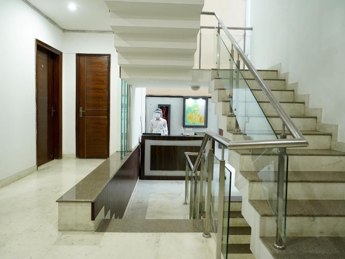 Lime Tree Hotel Sushant Lok Gurgaon Sector 29 Next To Iffco Chowk Metro Exterior foto