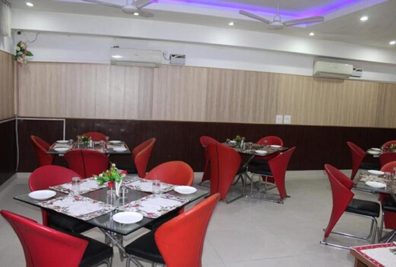 Lime Tree Hotel Sushant Lok Gurgaon Sector 29 Next To Iffco Chowk Metro Exterior foto