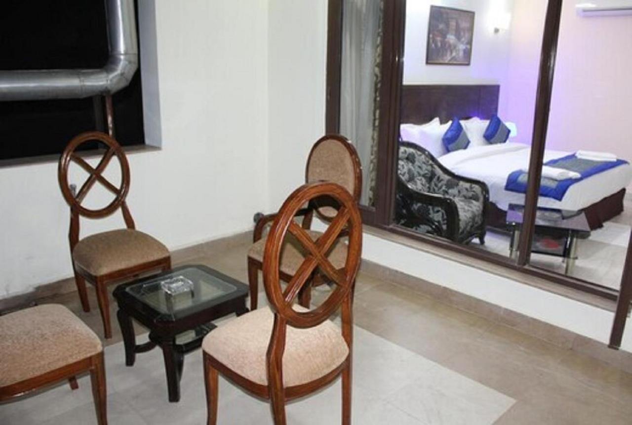 Lime Tree Hotel Sushant Lok Gurgaon Sector 29 Next To Iffco Chowk Metro Exterior foto