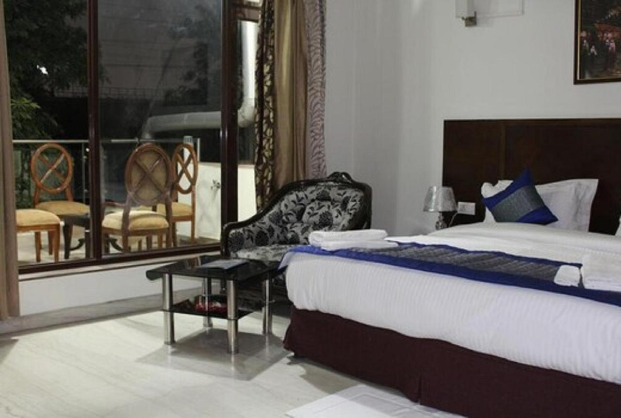 Lime Tree Hotel Sushant Lok Gurgaon Sector 29 Next To Iffco Chowk Metro Exterior foto