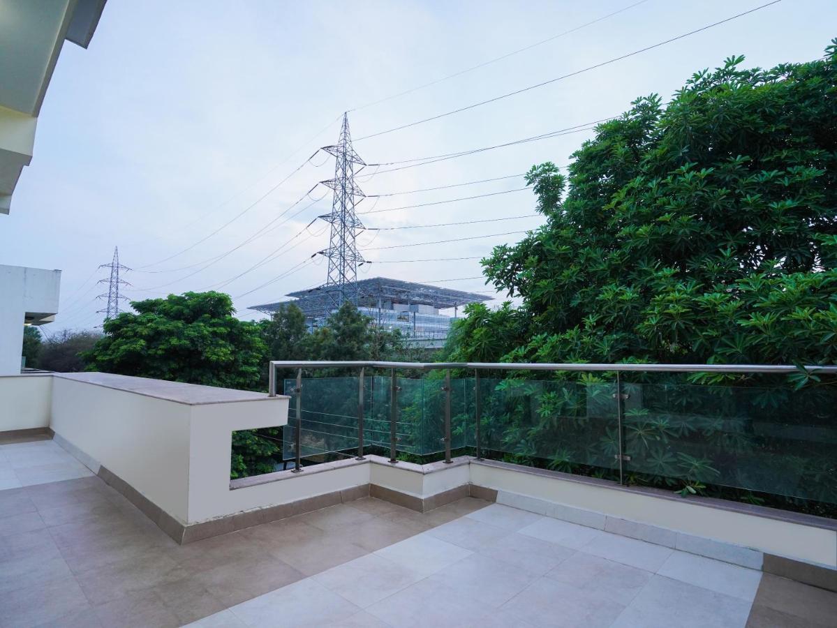 Lime Tree Hotel Sushant Lok Gurgaon Sector 29 Next To Iffco Chowk Metro Exterior foto